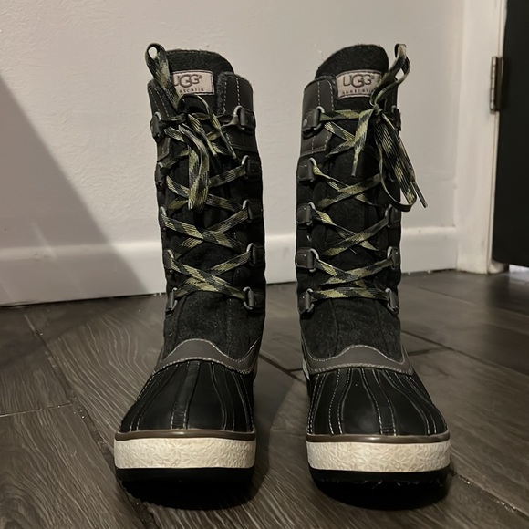 Authentic UGG Signature Waterproof boots sz 8 Euro 39 - Picture 5 of 12